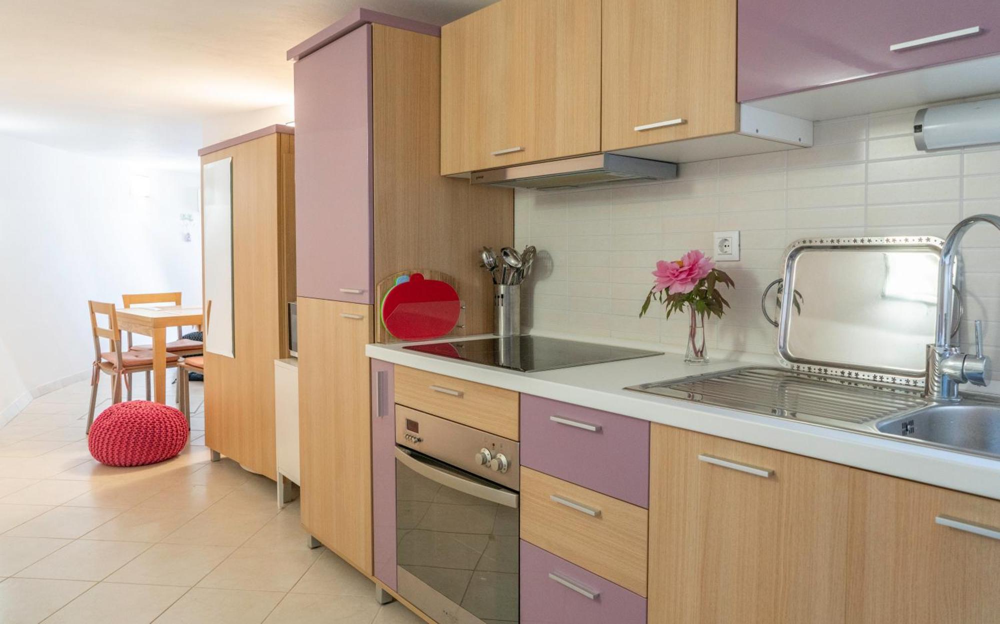 Lila Cres