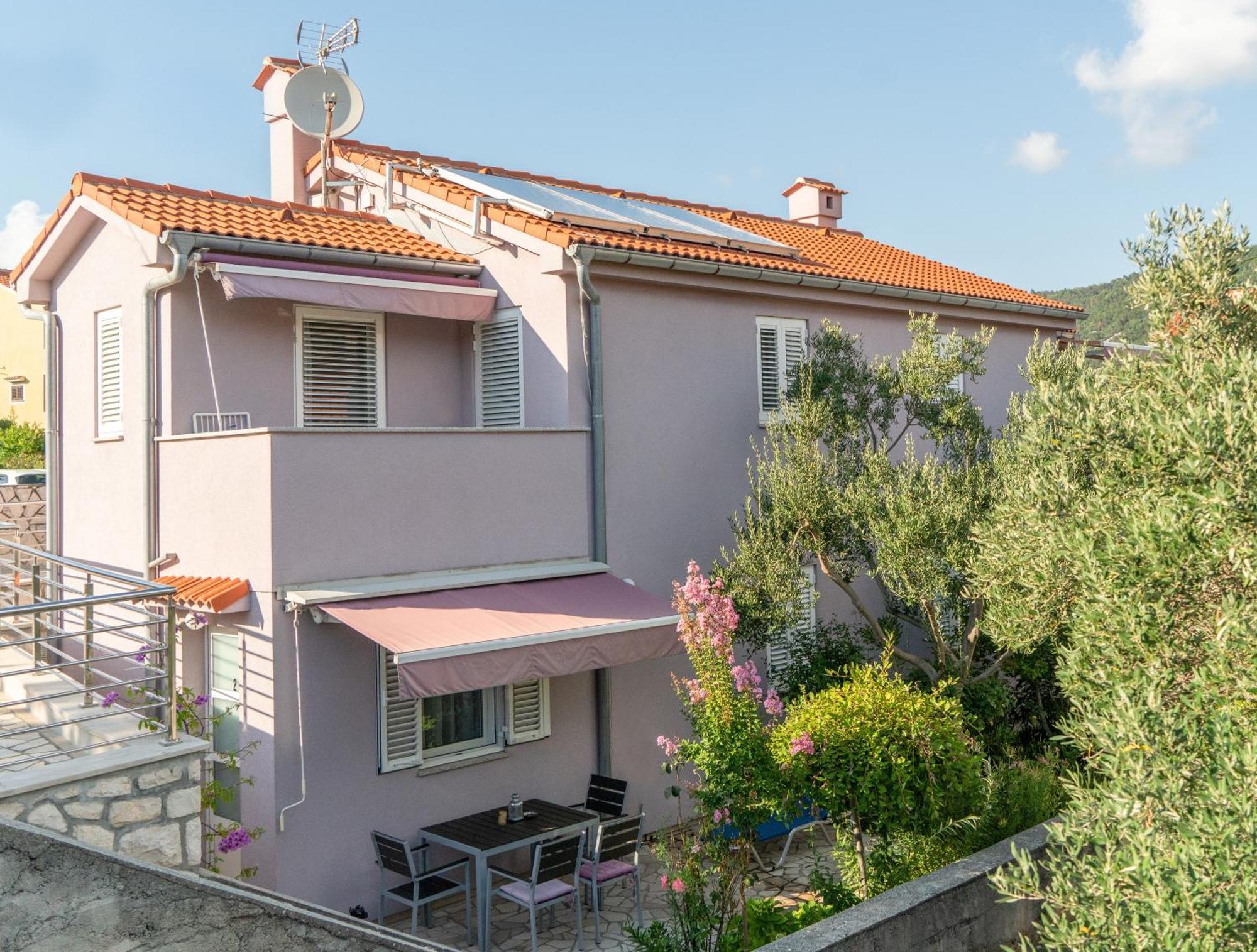 Apartment Lila