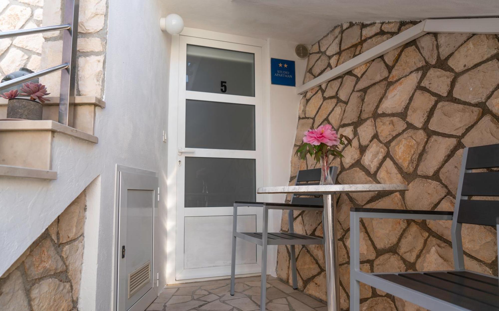 Lila Apartment