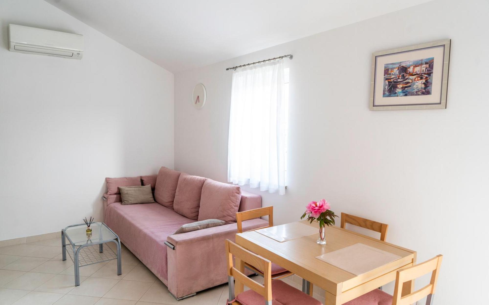 Apartment Lila