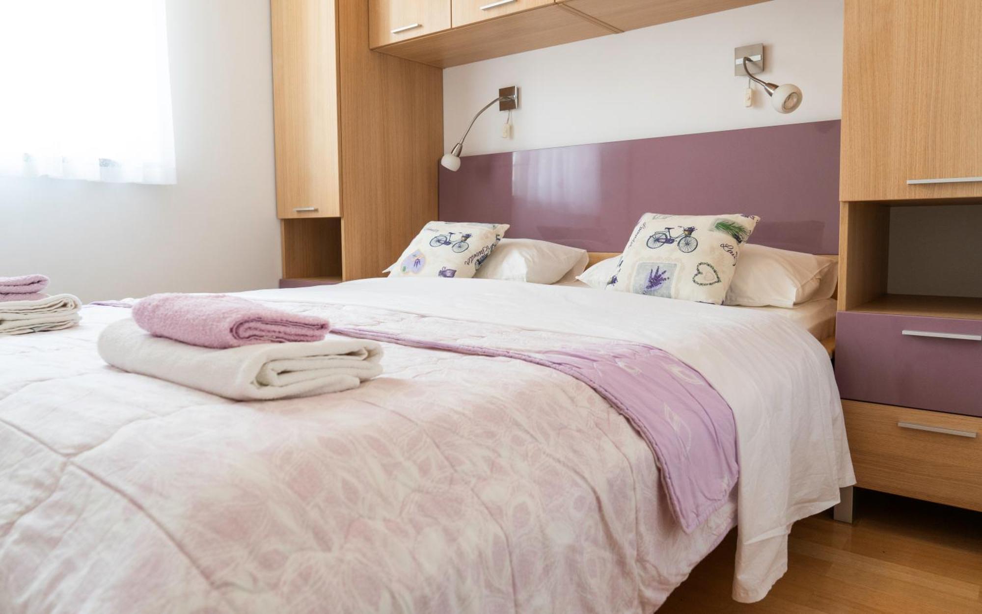 Apartment Lila
