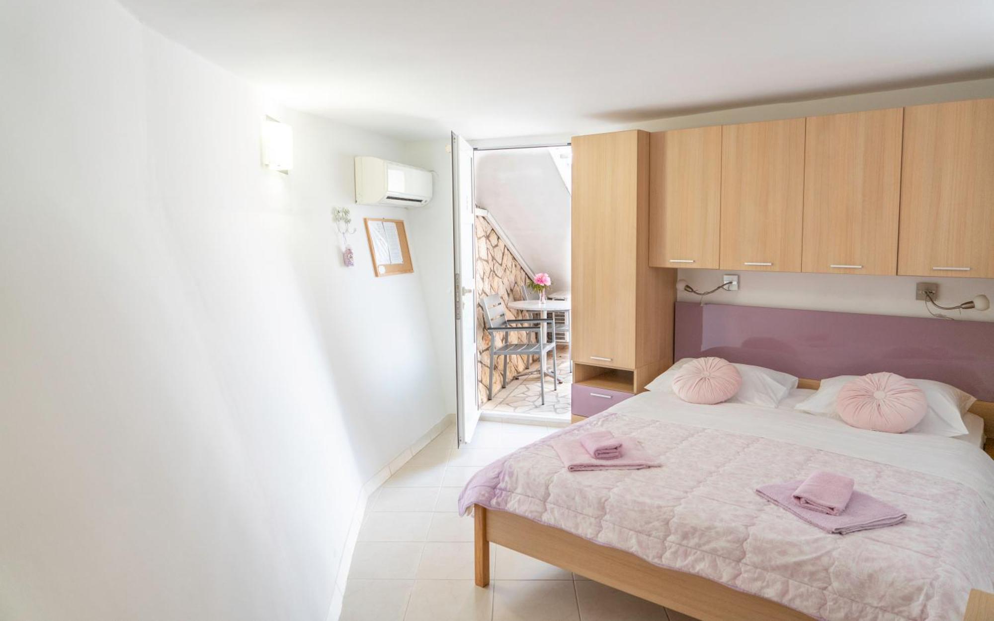 Lila Apartment Cres