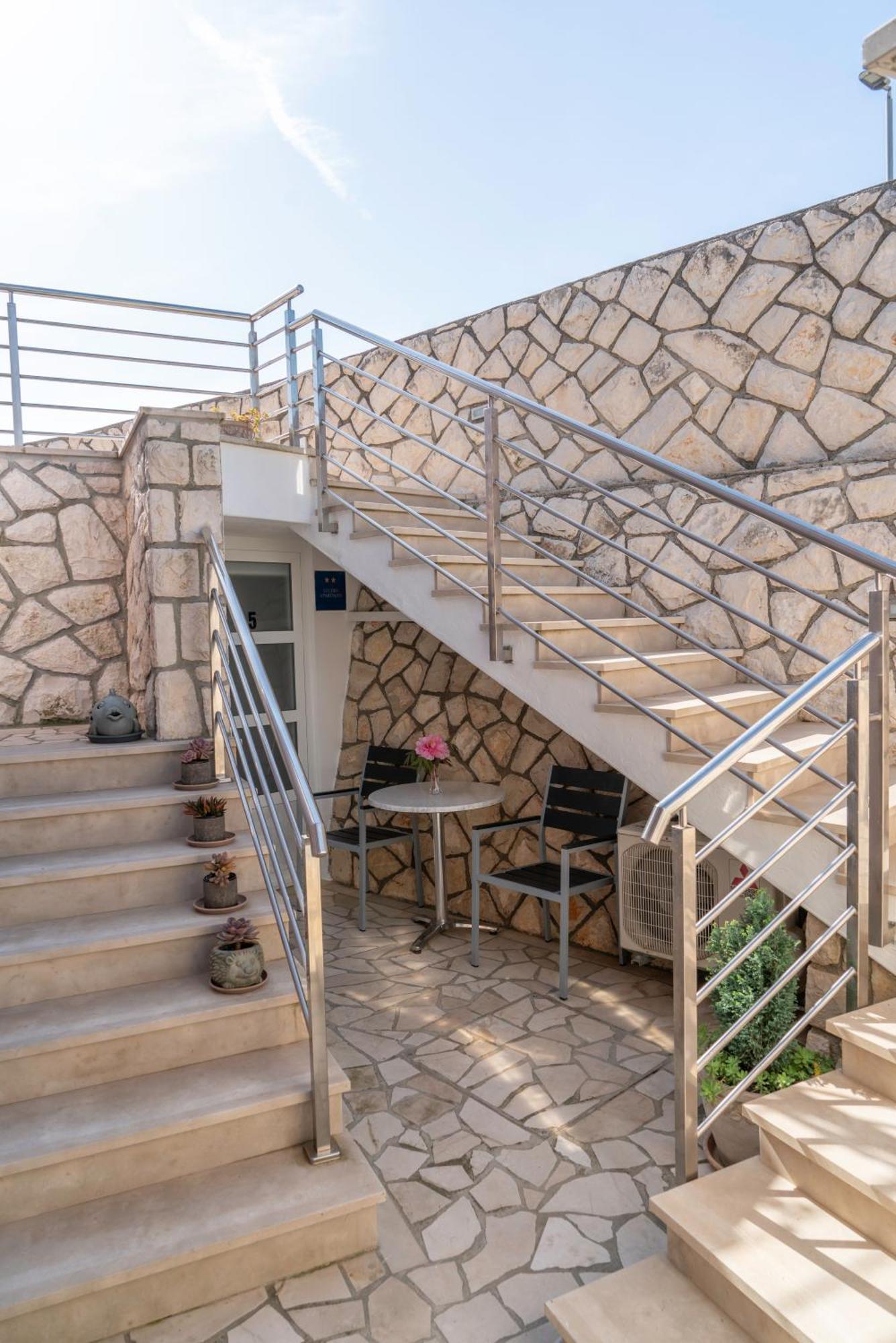 Apartman Lila